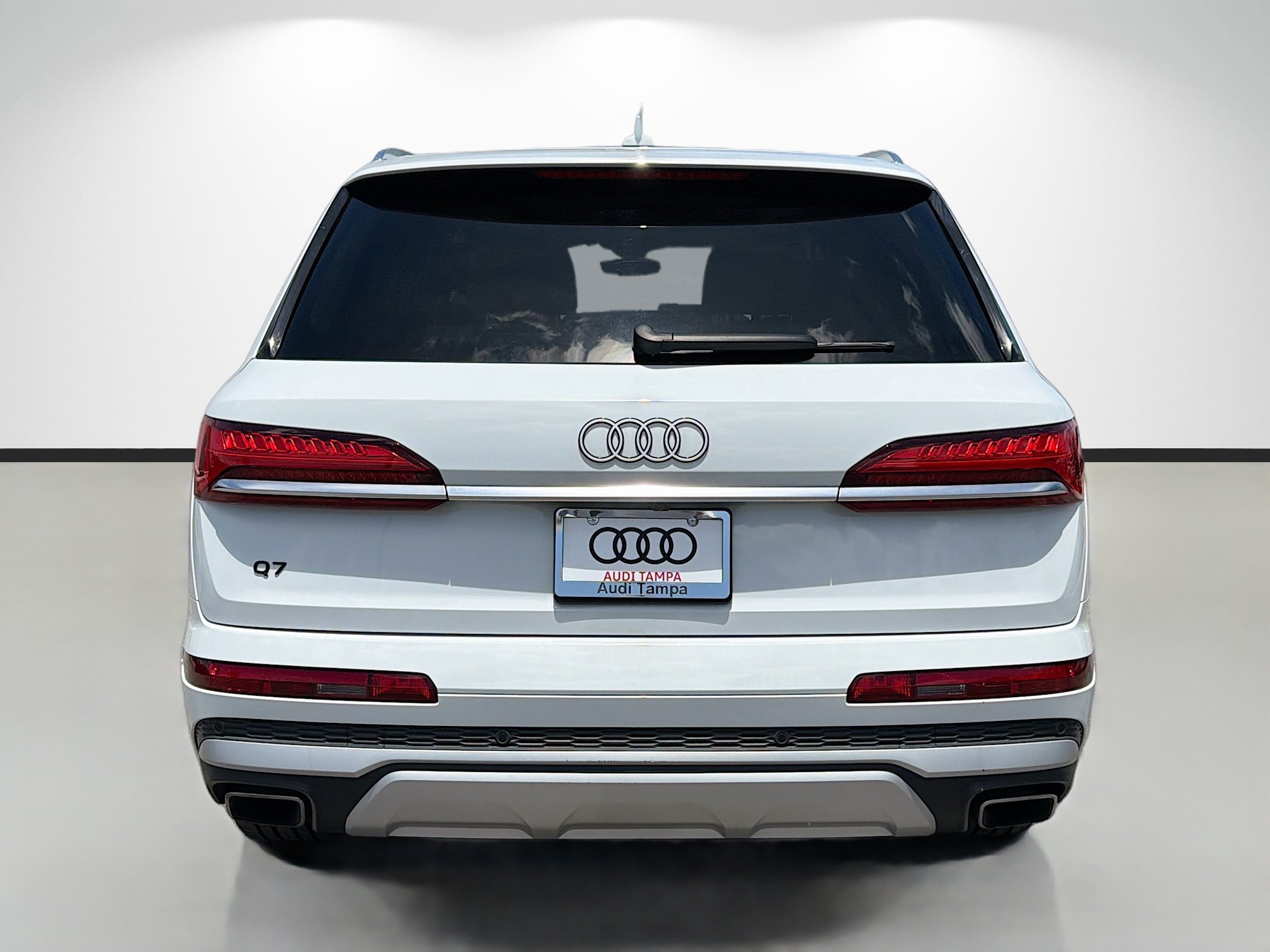 Used 2025 Glacier White Audi Premium image 4