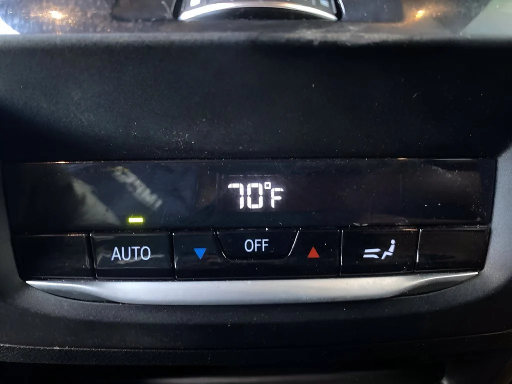 Used 2019 Black BMW xDrive30i image 14