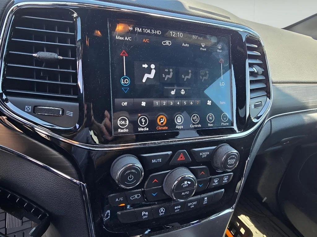 Used 2019 Bright White Clearcoat Jeep Limited image 18