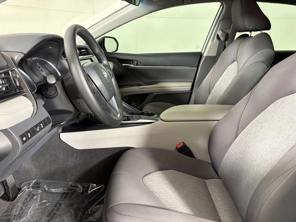 Used 2020 Silver Toyota LE image 21