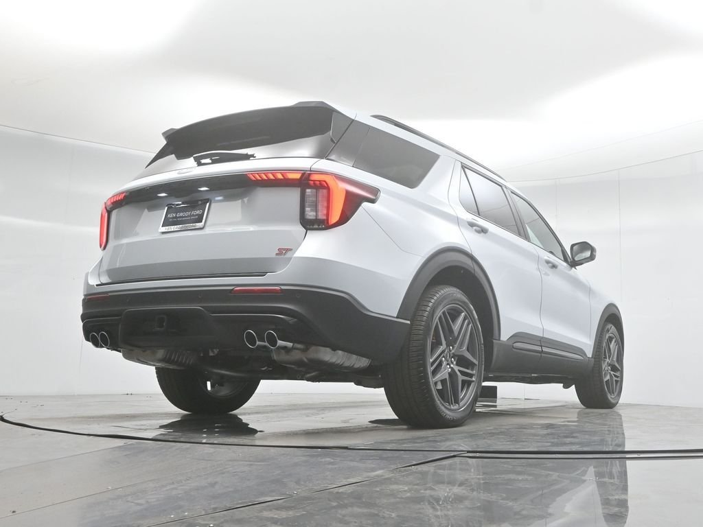 New 2026 Space White Metallic Ford ST image 47