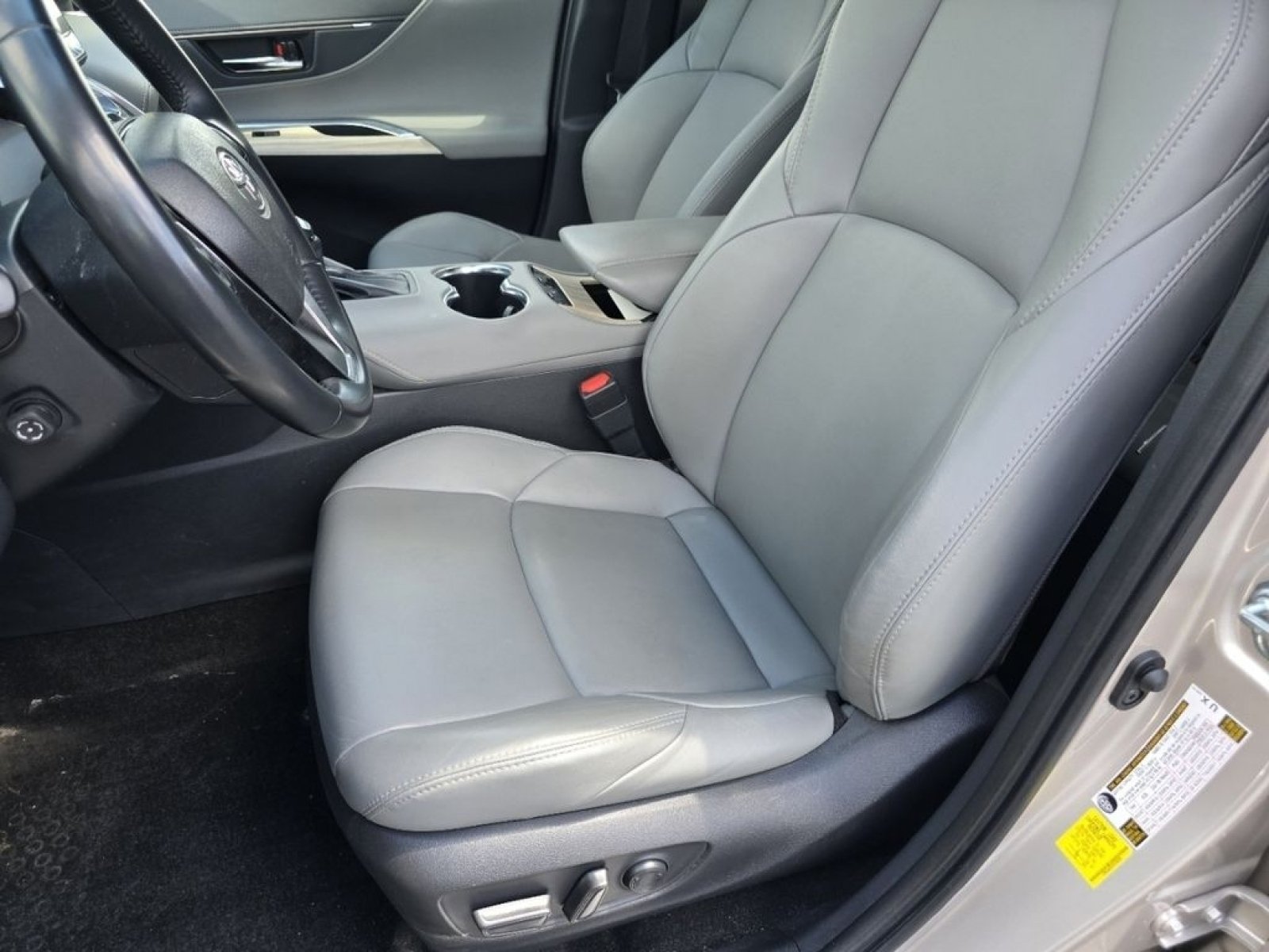 Used 2024 Titanium Toyota XLE image 22