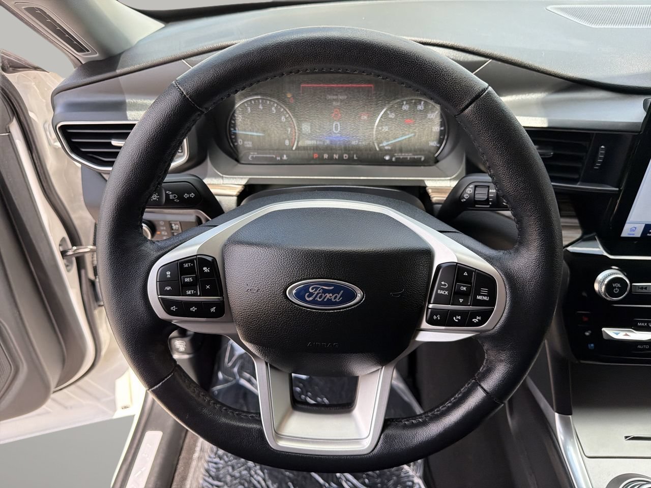 Used 2024 Star White Metallic Tri-Coat Ford Limited image 31