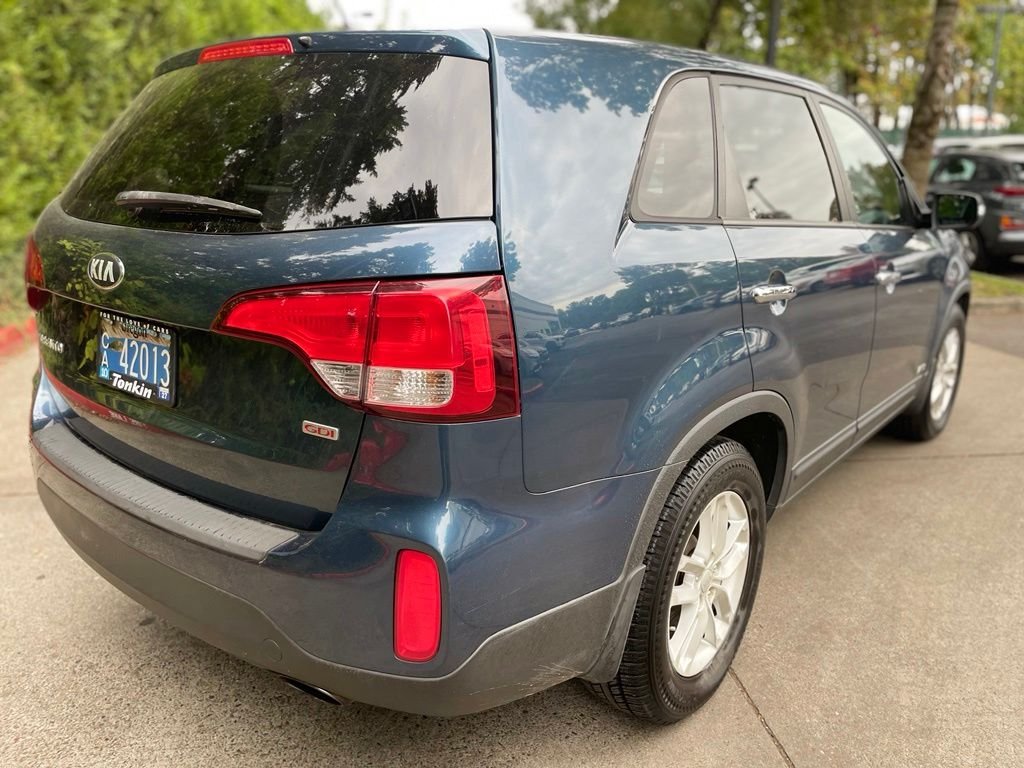 Used 2014 Wave Blue Kia LX image 4