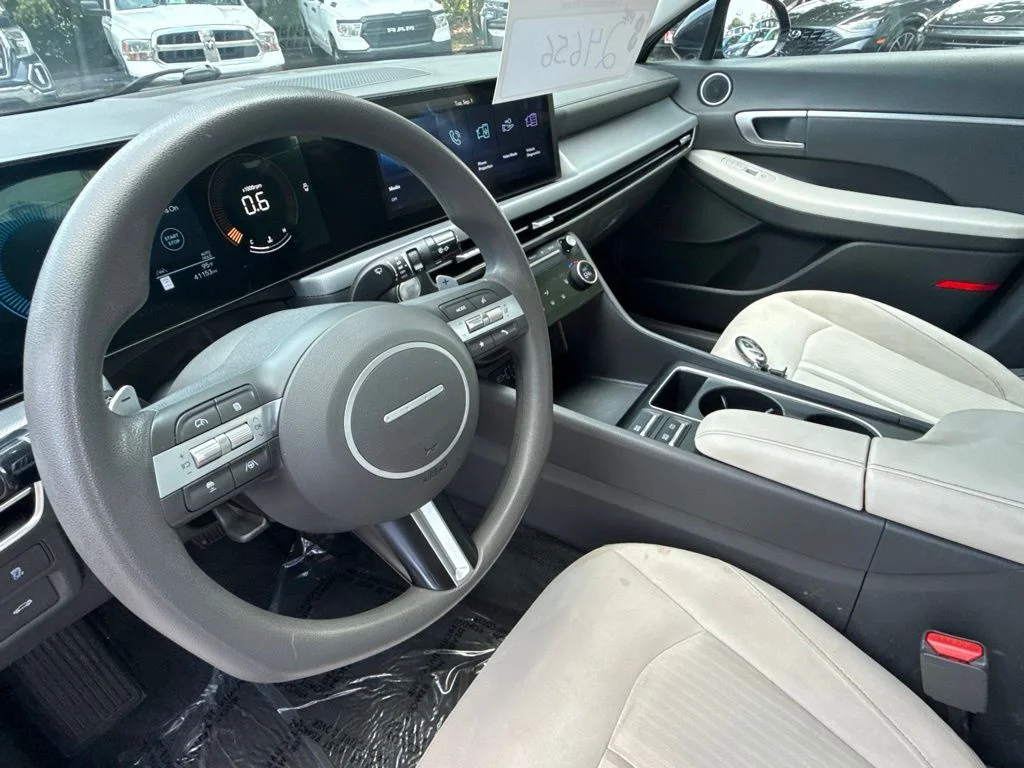Used 2025 Blue Hyundai SEL image 15