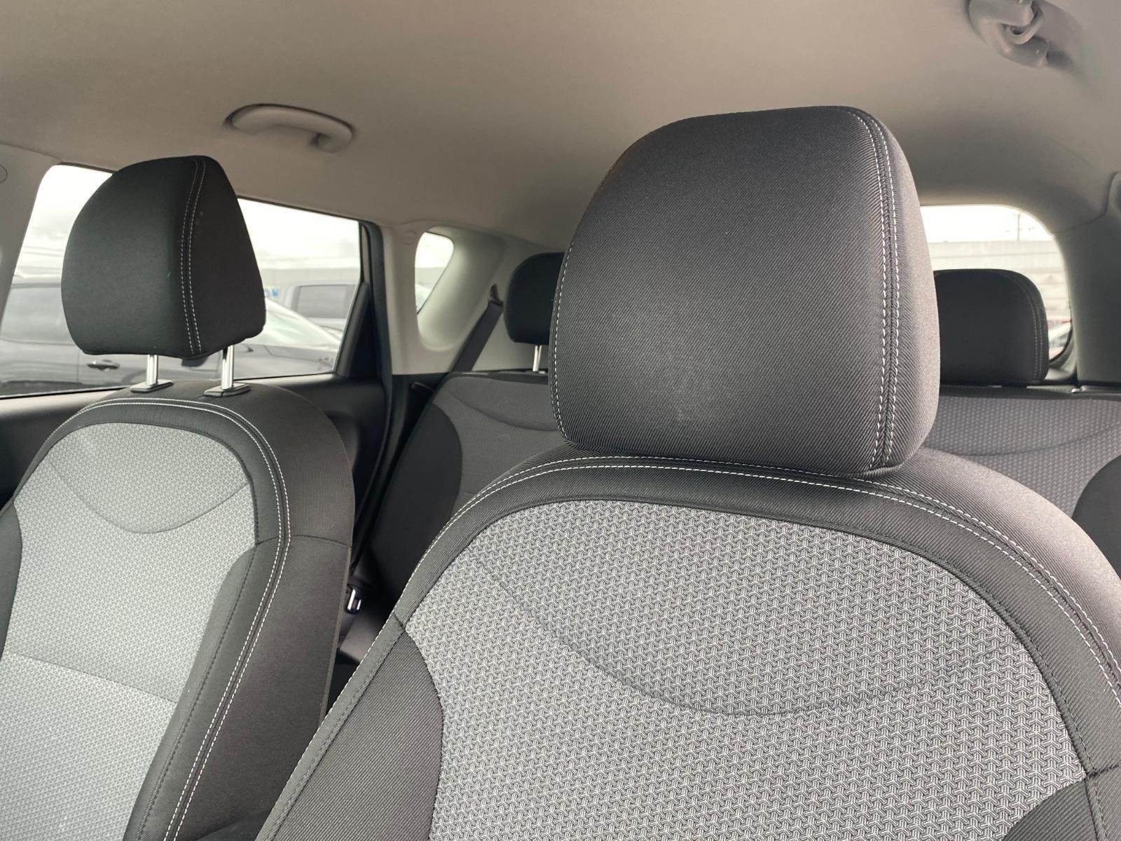 Used 2018 Titanium Gray Kia + image 20