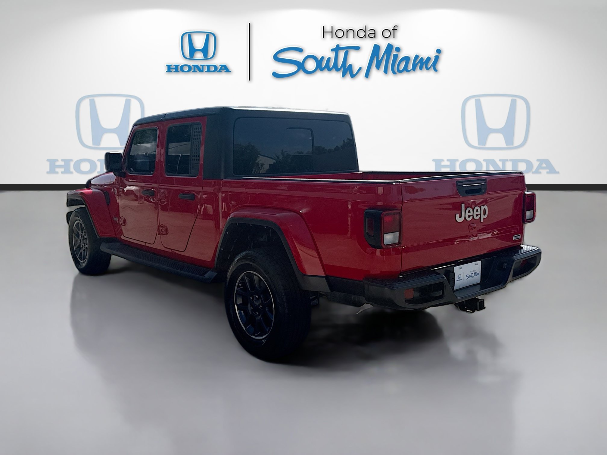 Used 2021 Firecracker Red Clearcoat Jeep Overland image 5