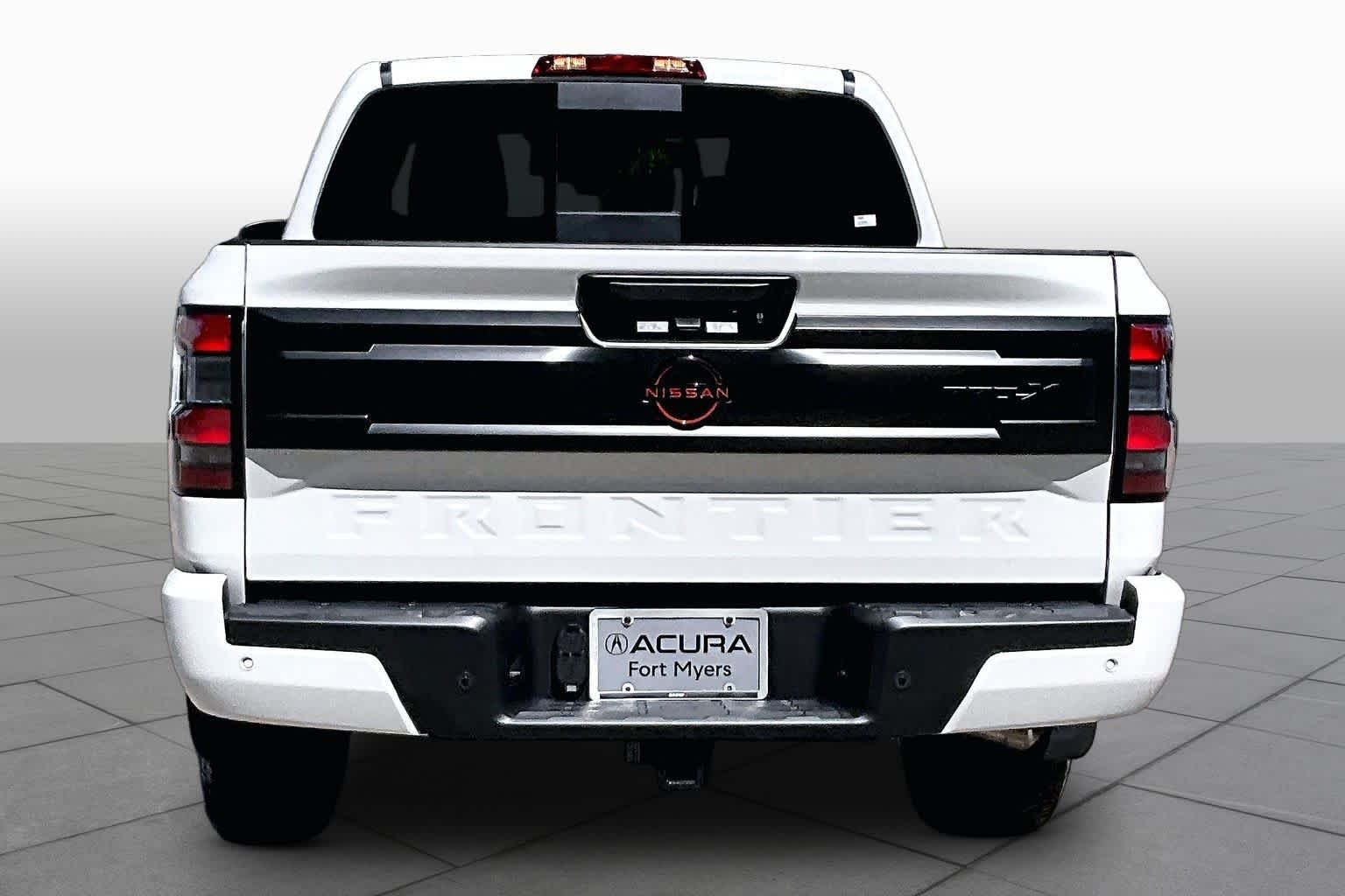 Used 2026 Glacier White Nissan PRO-X image 5