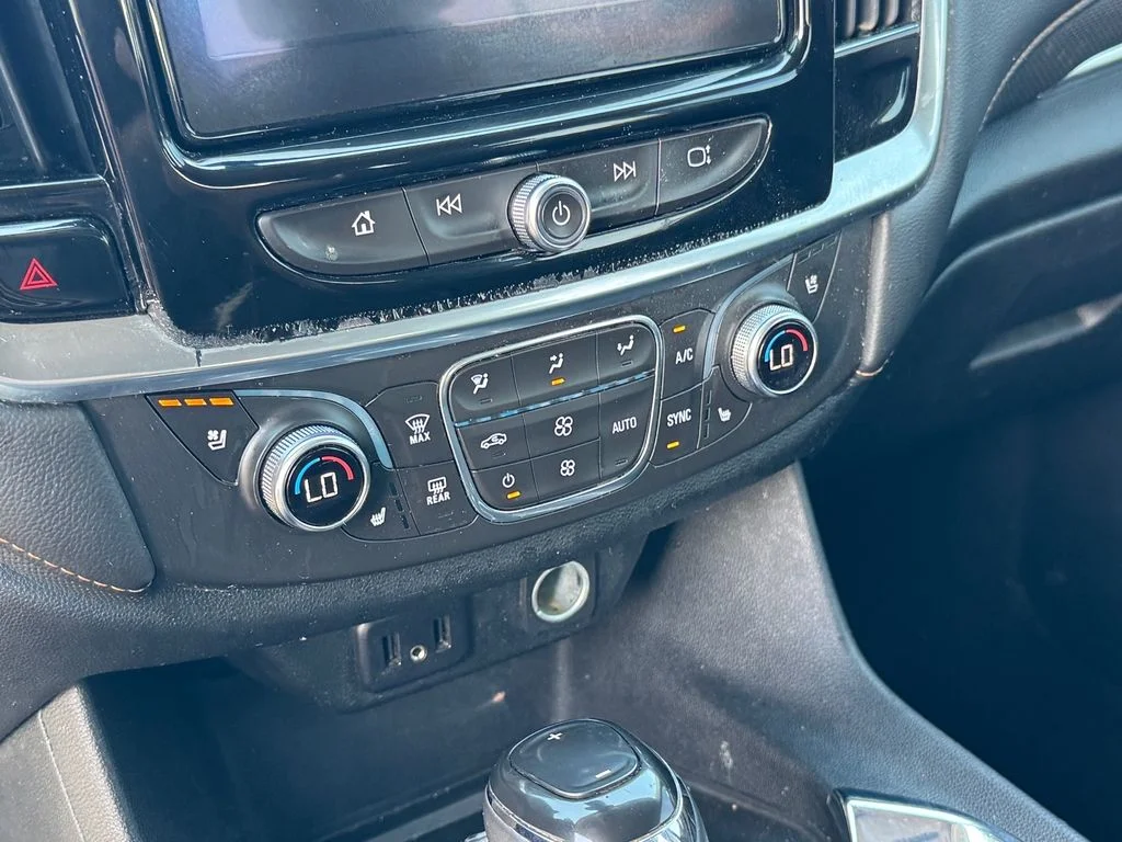 Used 2018 Beige Chevrolet Premier image 24