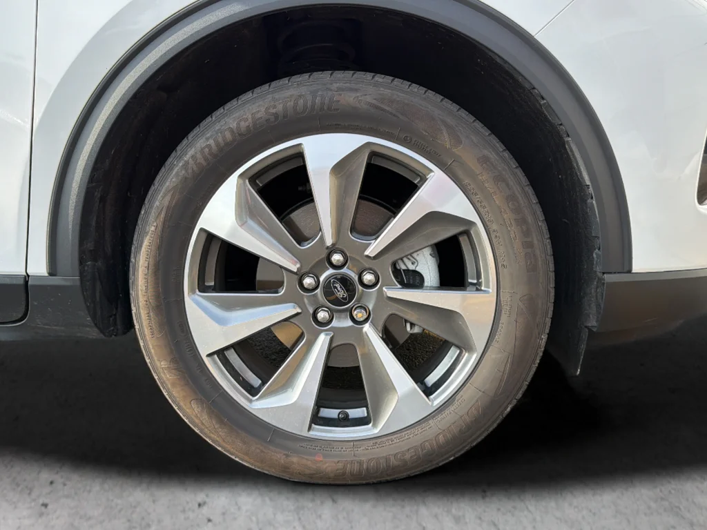 Used 2023 White Ford Platinum image 33