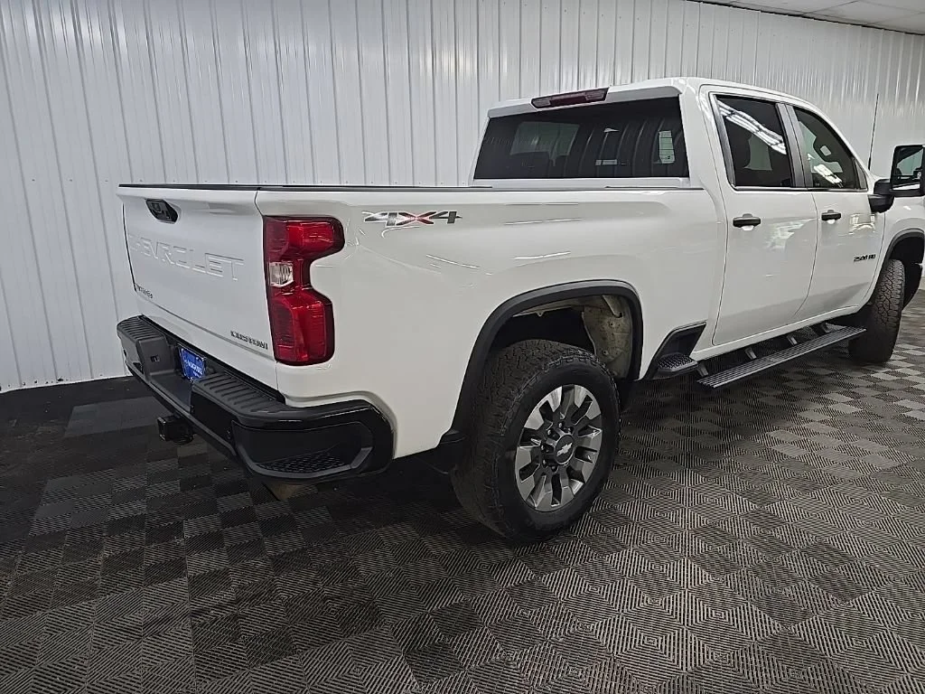 Used 2024 Summit White Chevrolet Custom image 10