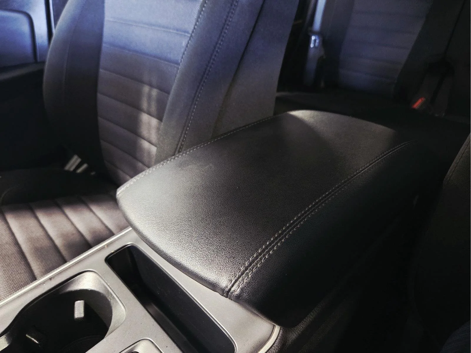 Used 2023 Agate Black Ford SE image 32