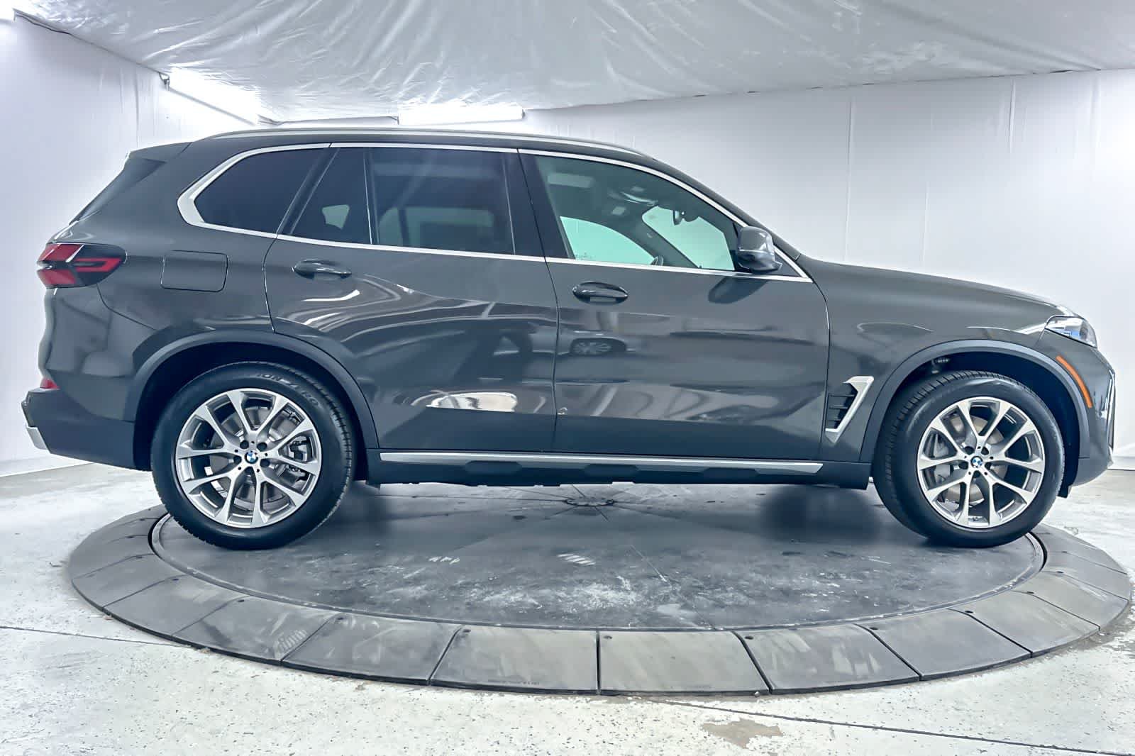 New 2026 Dravit Grey Metallic BMW xDrive50e image 8