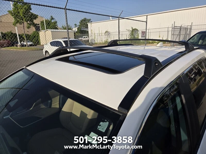Used 2023 Ice TOYOTA XLE image 5