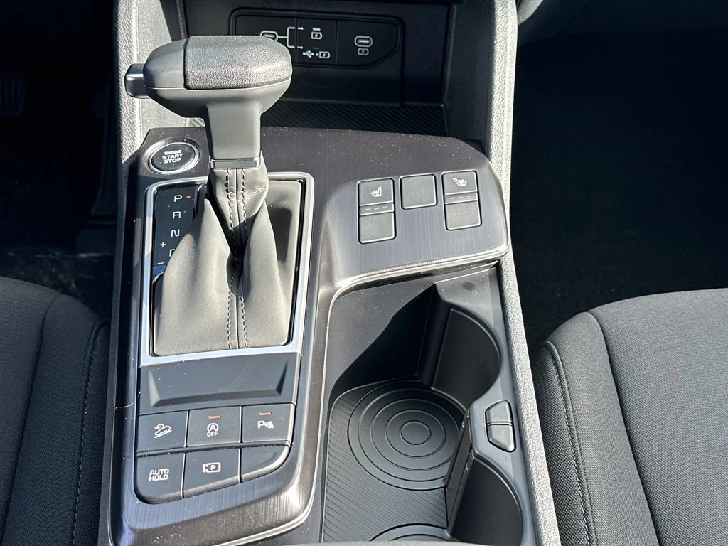 New 2027 White Kia LX image 14