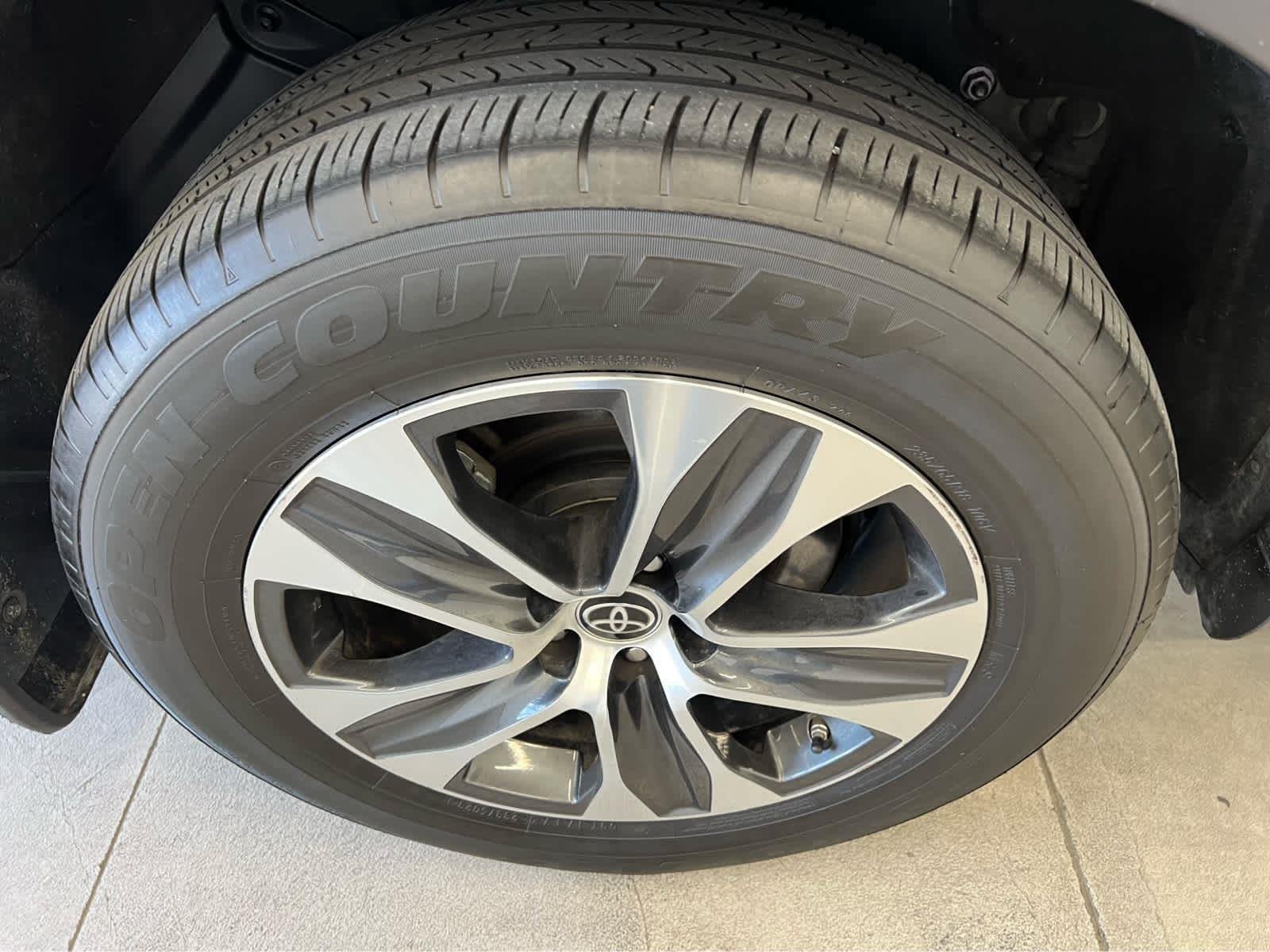 Used 2022 Magnetic Gray Metallic Toyota Hybrid XLE image 8