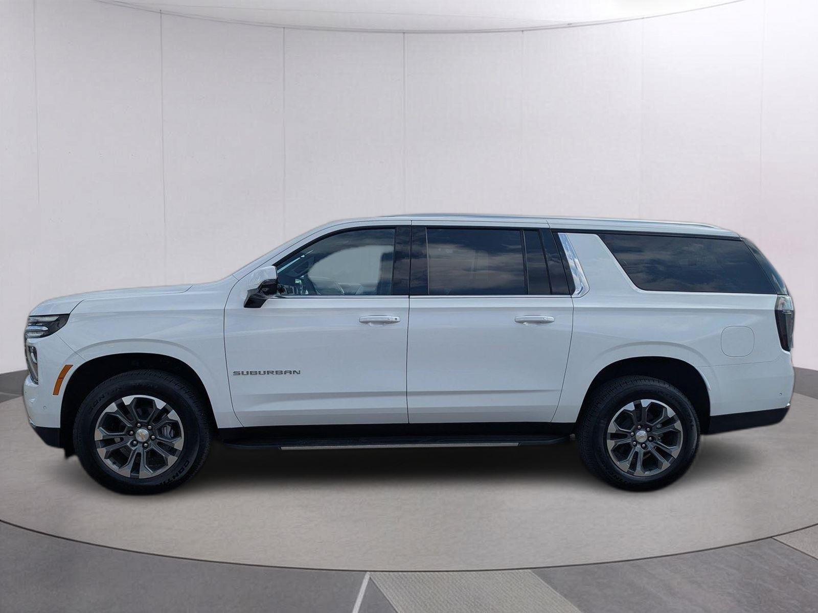 2026 Chevrolet Suburban LT - Photo 6
