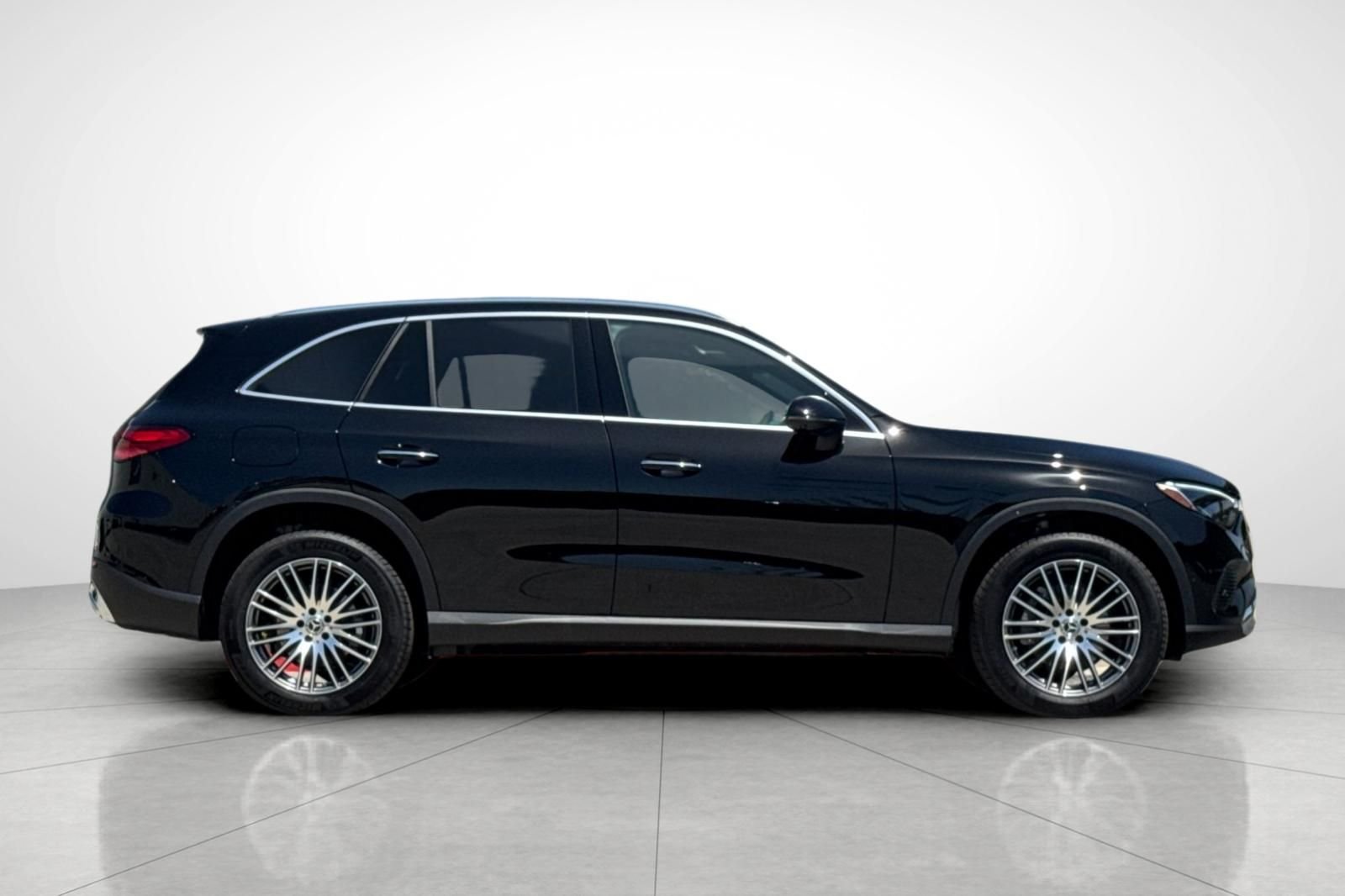New 2026 Black Mercedes-Benz GLC 300 image 35