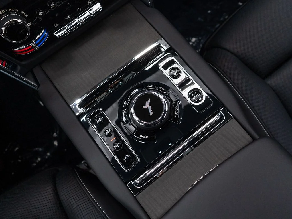 New 2027 Black Diamond Rolls-Royce  image 38