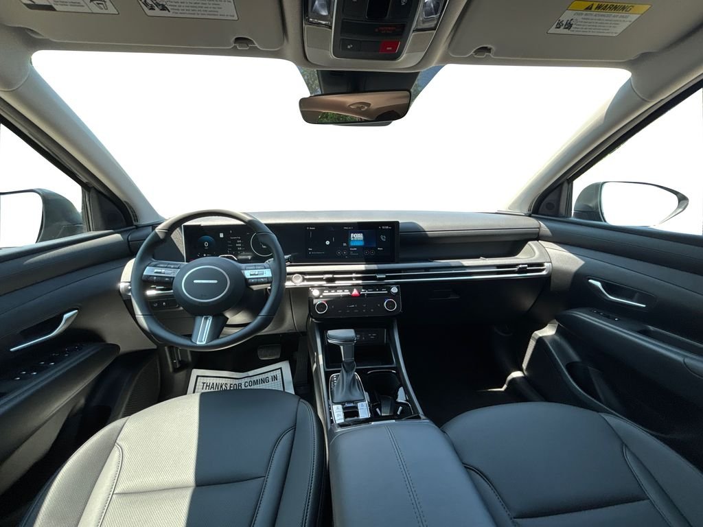 Used 2025 Black Hyundai SEL Convenience image 17