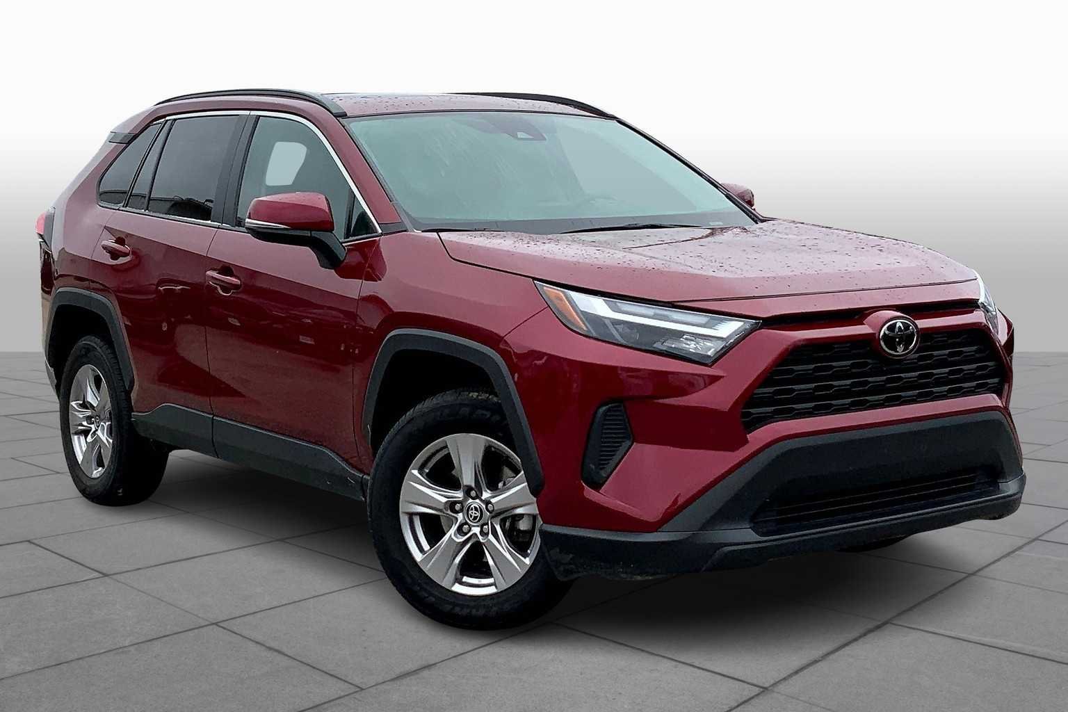 Used 2023 Ruby Flare Pearl Toyota XLE image 3