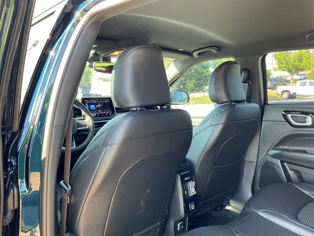 New 2026 Fathom Blue Pearl Coat Jeep Latitude image 21