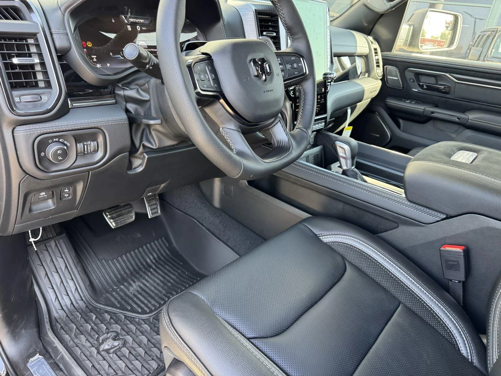 New 2026 Diamond Black Crystal Pearl-Coat Exterior Paint RAM RHO image 17