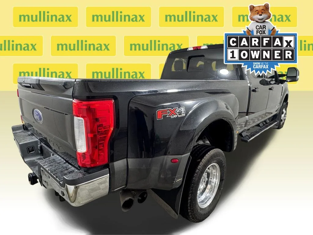 Used 2017  Ford Lariat image 4