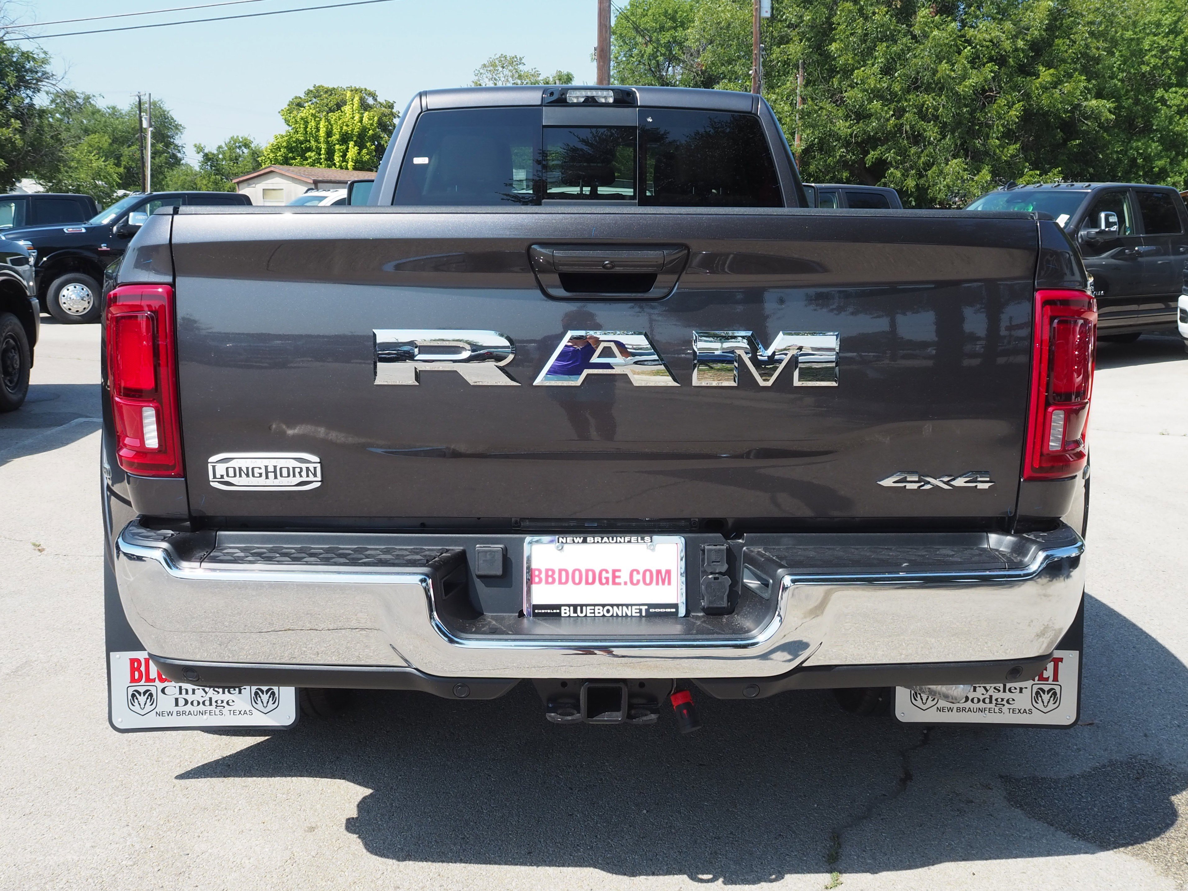 New 2026 Granite Crystal Metallic Clear-Coat Exterior Paint RAM Longhorn image 8