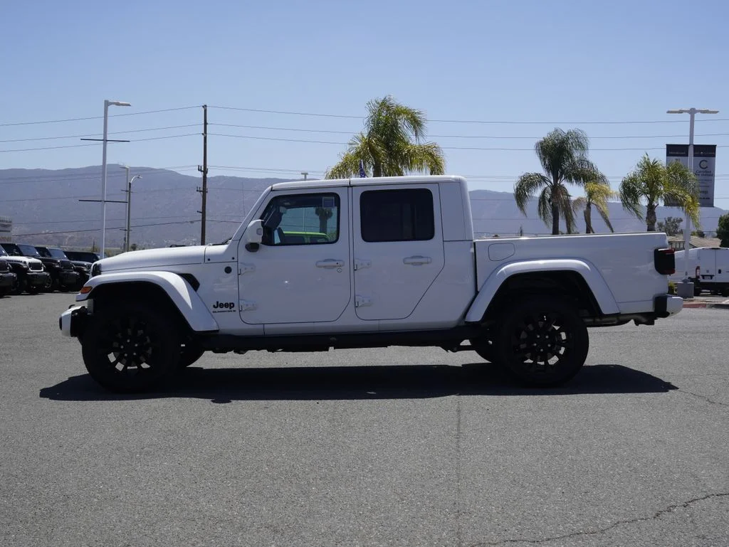 Certified Used 2023 White/off-white Jeep High Altitude image 6