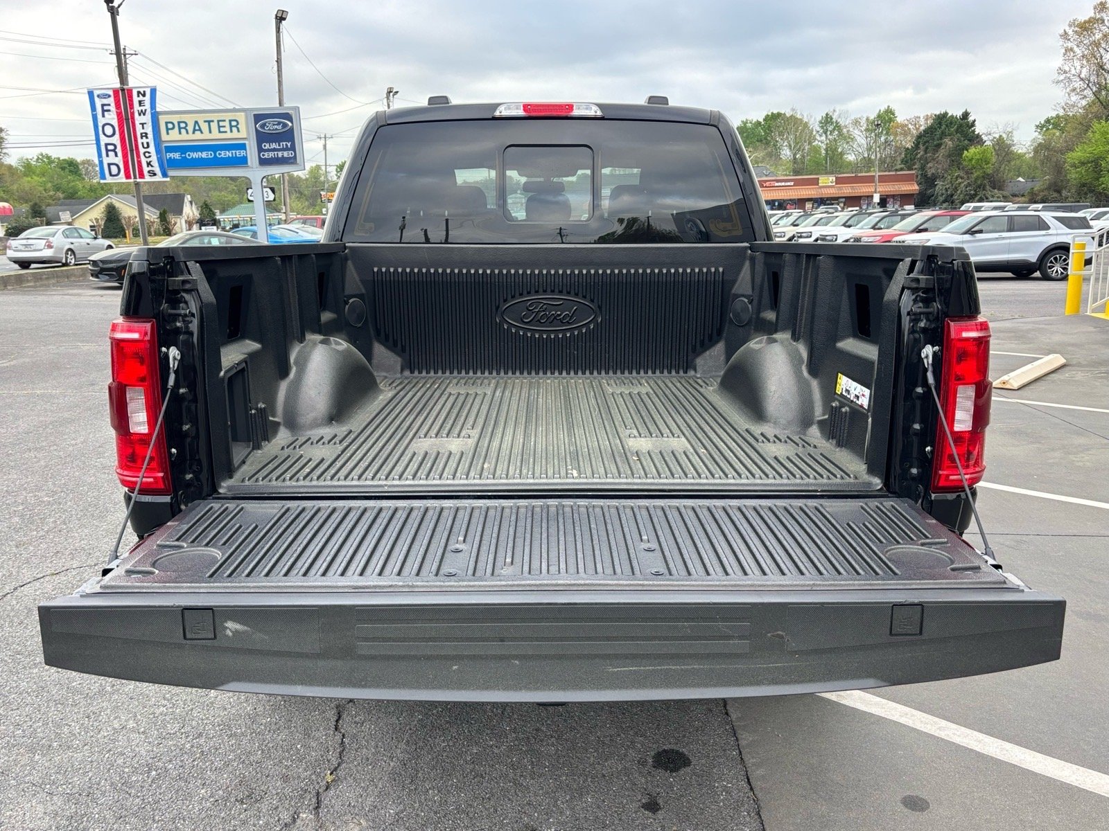 Used 2023 Black Ford XLT image 5