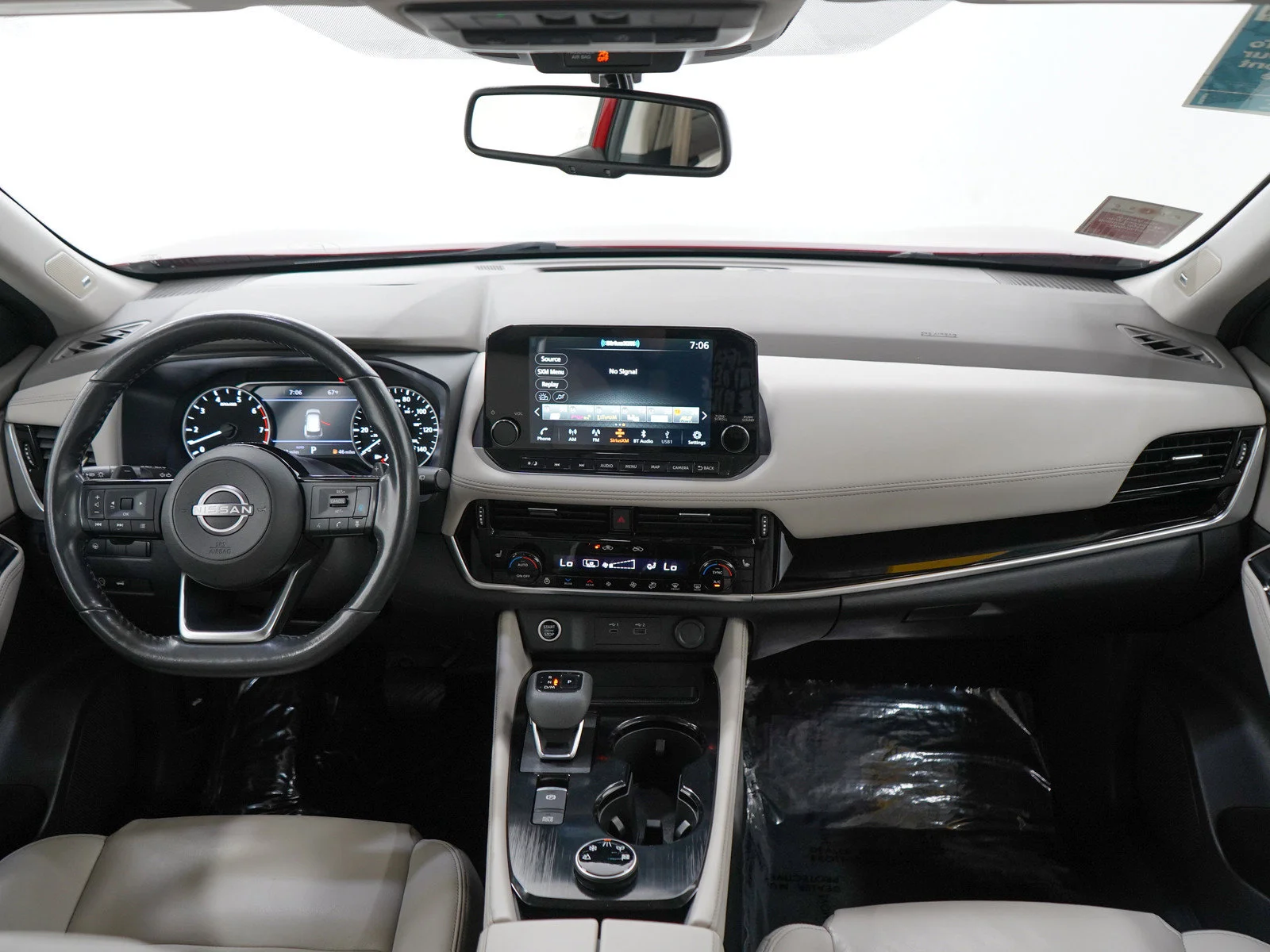 Used 2023 Scarlet Ember Tintcoat Nissan SL image 13