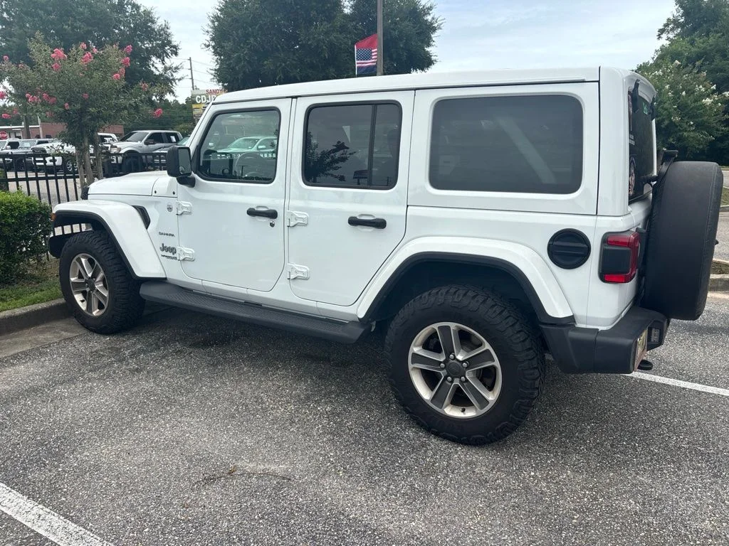 Used 2021 White Jeep Unlimited Sahara image 3