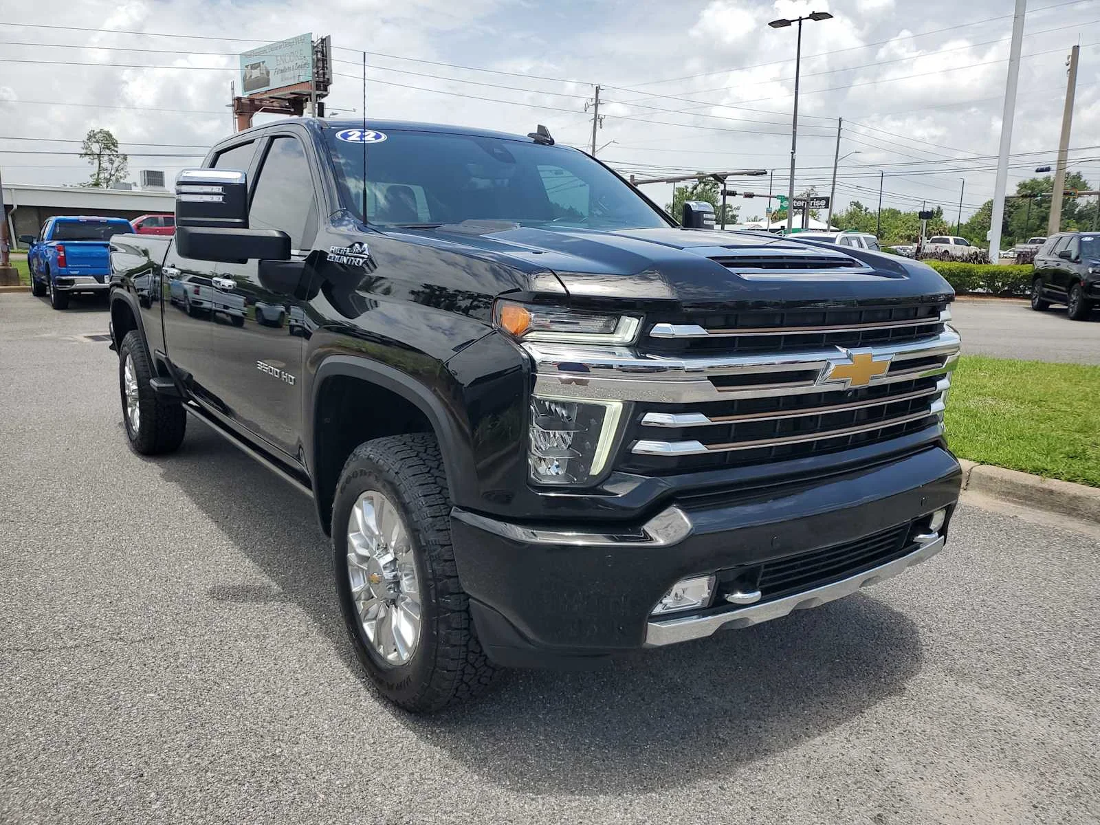 Used 2022 Black Chevrolet High Country image 9