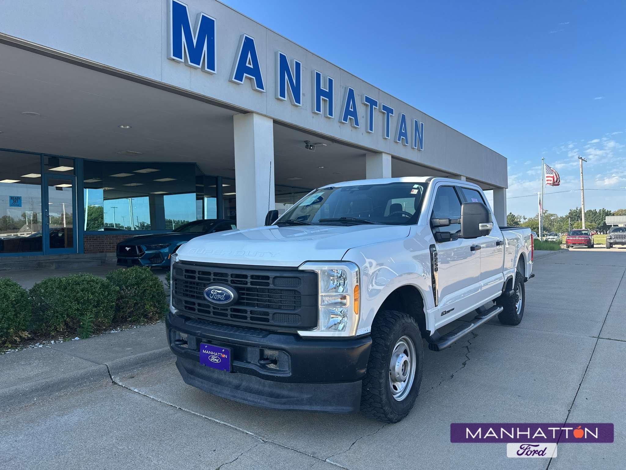 Used 2023 Oxford White Ford XL image 1