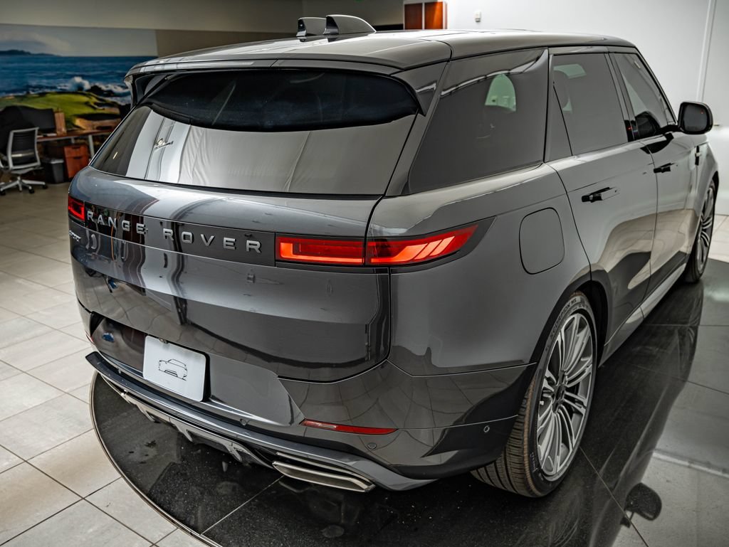 New 2026 Carpathian Grey Land Rover Dynamic SE image 16