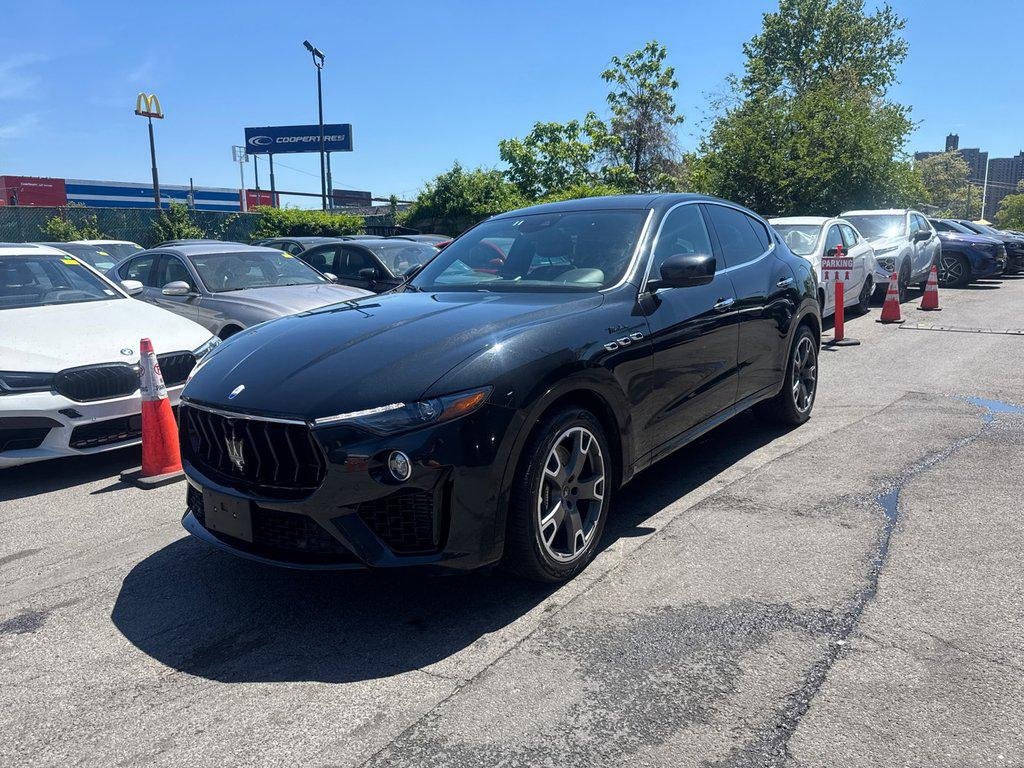 2023 Maserati Levante Modena's photo