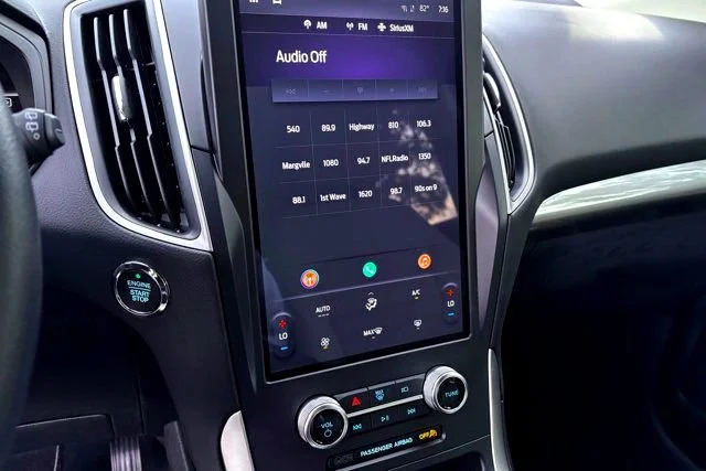 New 2024 Stone Blue Metallic Ford SE image 15