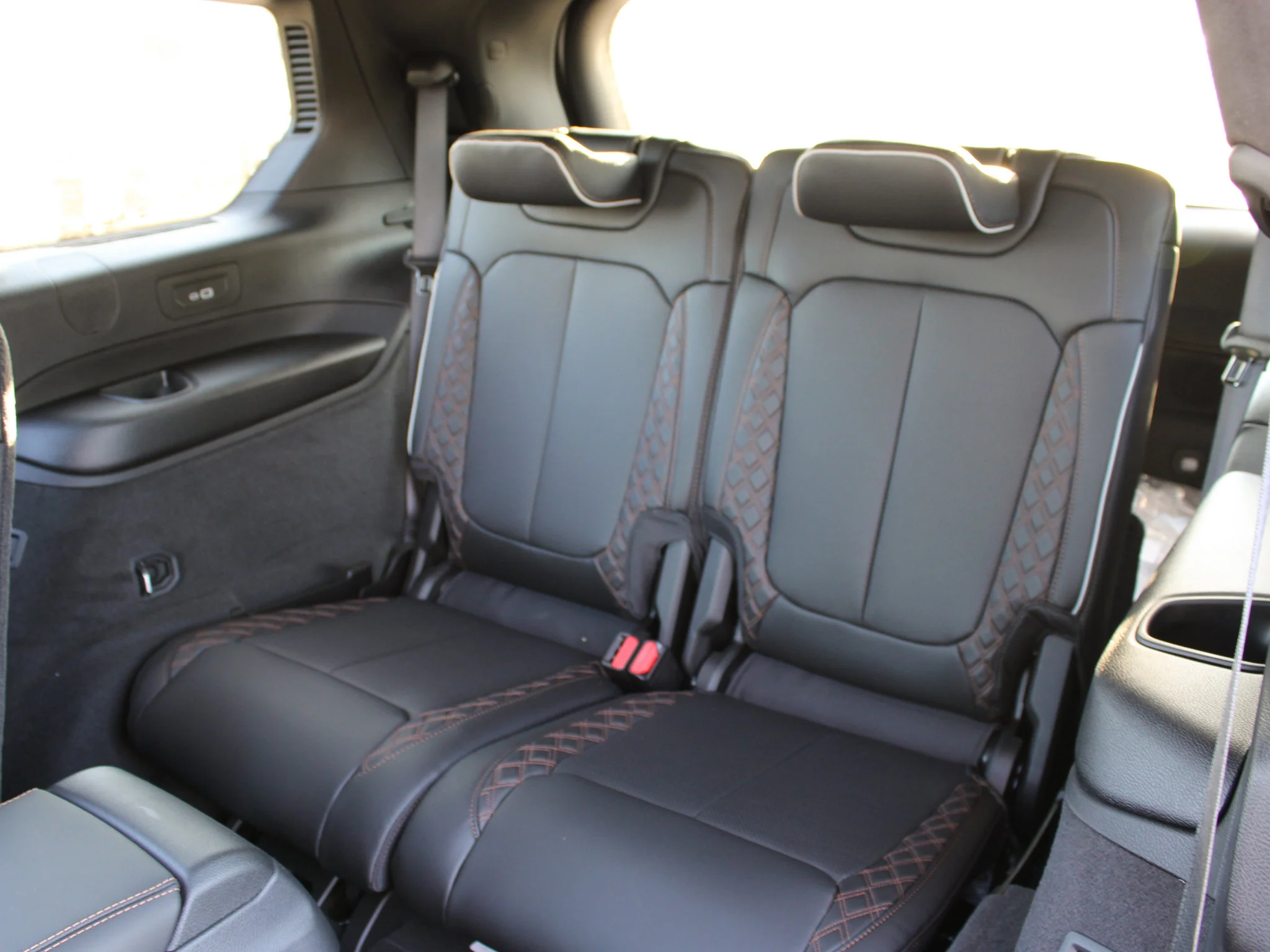 Used 2025 Silver Jeep Summit Reserve* 4x4, HUD, Night Vision, Massage Seats image 10