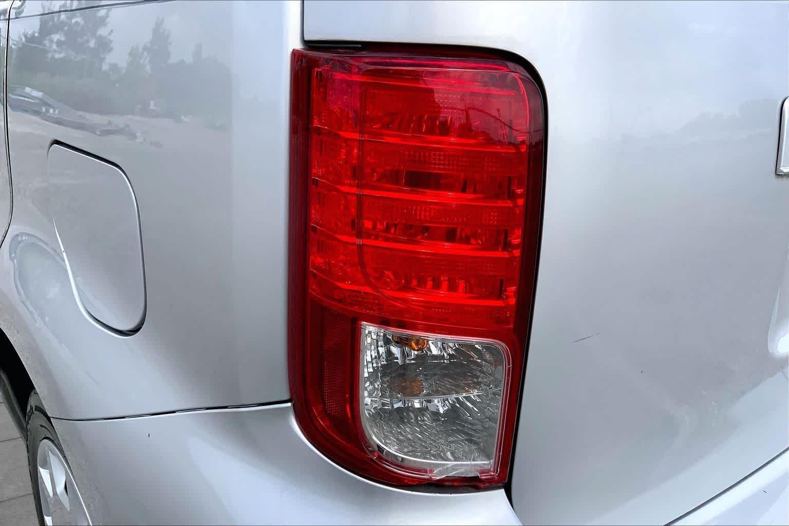 Used 2014 Classic Silver Metallic Scion  image 27