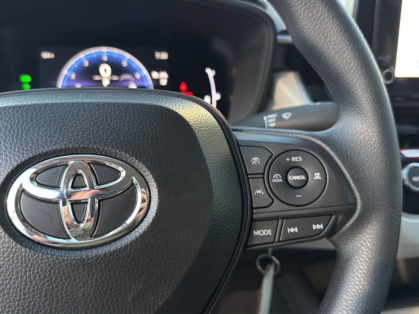 New 2027 Classic Silver Metallic Toyota LE image 21