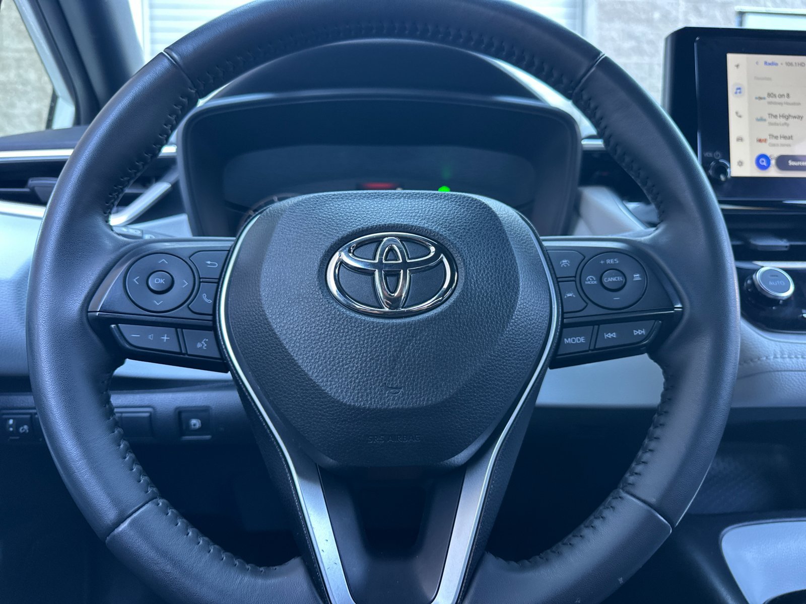 Used 2024 Pearl Toyota SE 4D Sedan image 26