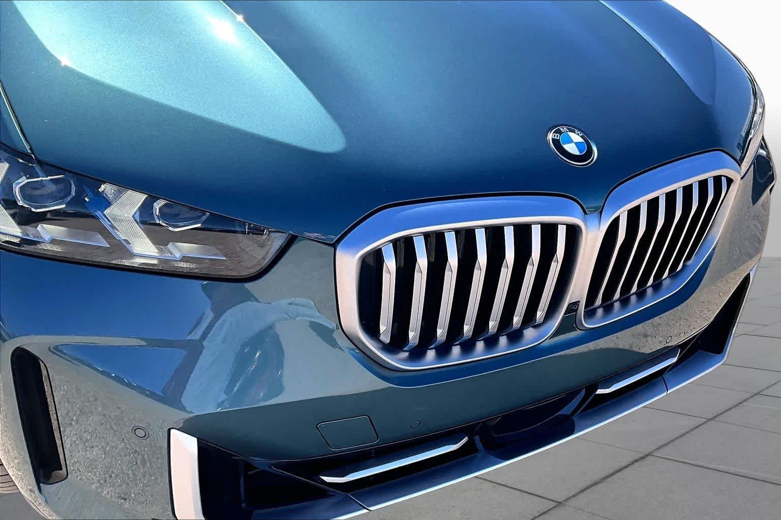 Used 2024 Blue Ridge Mountain Metallic BMW xDrive40i image 27