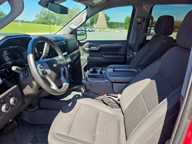 Used 2023 Red Chevrolet LT image 9