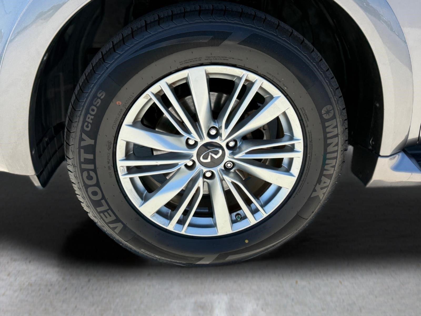Used 2019 Graphite Shadow INFINITI LUXE image 13