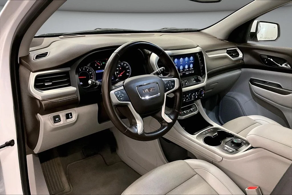 2023 GMC Acadia SLT - Photo 17