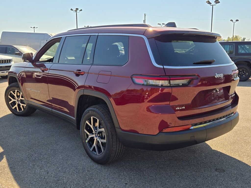 New 2025 Velvet Red Pearl-Coat Exterior Paint Jeep Limited image 16
