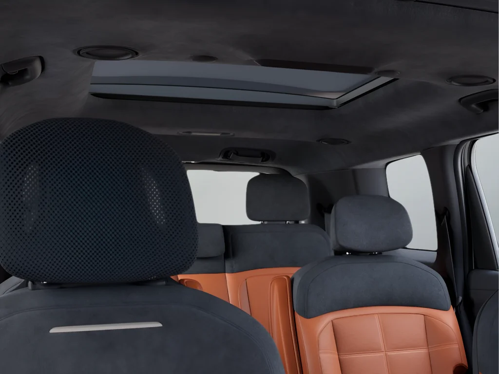 New 2027 White Kia SX Prestige image 27