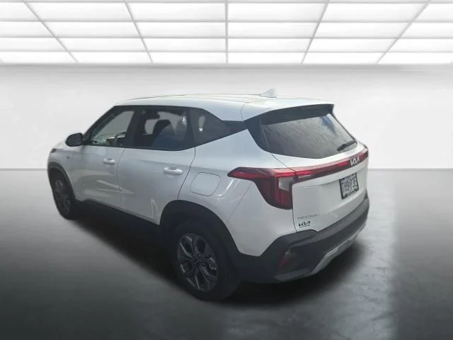 Used 2024 White Kia LX image 4