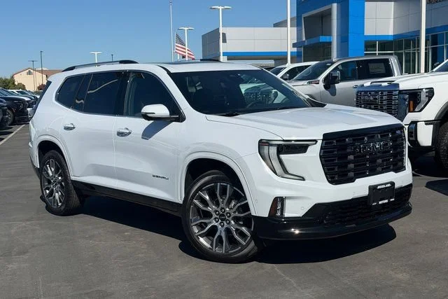 New 2026 Glacier White Tricoat GMC Denali Ultimate image 2